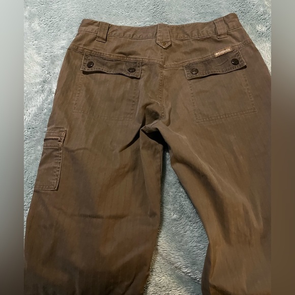 Columbia women’s hiking/camping pants. Womens size 6. - Picture 2 of 8